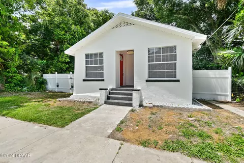 824 Mulberry St, Daytona Beach, FL 32114