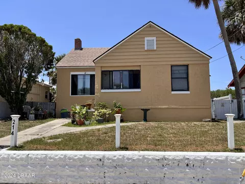 214 S Grandview Ave, Daytona Beach, FL 32118
