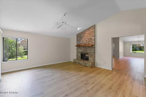 Living - 41 Forest View Way, Ormond Beach, FL 32174 photo 6 of 11