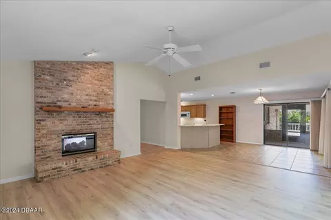 Living - 41 Forest View Way, Ormond Beach, FL 32174 photo 7 of 11