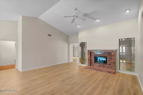 Living - 41 Forest View Way, Ormond Beach, FL 32174 photo 2 of 11