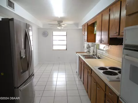 79 Jamestown Dr, Ormond Beach, FL 32176 photo 4