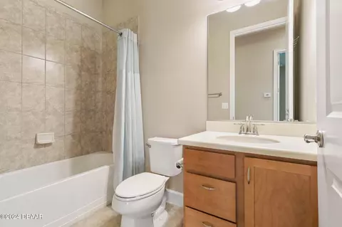 Bath - 807 Aldenham Ln, Ormond Beach, FL 32174 photo 3 of 3