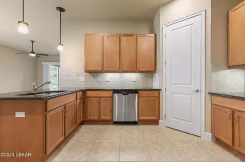 Kitchen - 807 Aldenham Ln, Ormond Beach, FL 32174 photo 3 of 5
