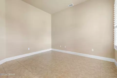 Living - 807 Aldenham Ln, Ormond Beach, FL 32174 photo 6 of 7