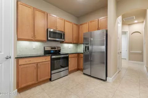 Kitchen - 807 Aldenham Ln, Ormond Beach, FL 32174 photo 5 of 5