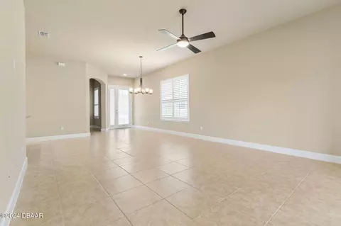 Living - 807 Aldenham Ln, Ormond Beach, FL 32174 photo 4 of 7