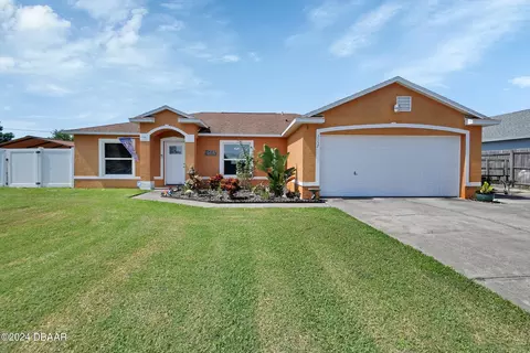 2157 Clearwater Dr, Deltona, FL 32738