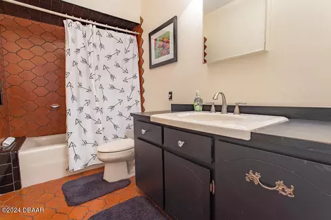 Bath - 40 Standish Dr, Ormond Beach, FL 32176 photo 4 of 4