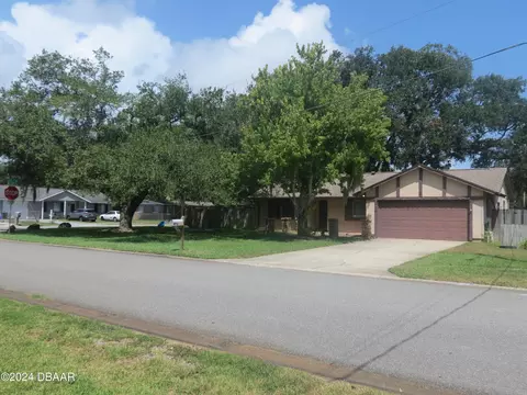 2 Castle Manor Dr, Ormond Beach, FL 32174