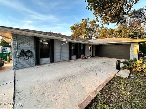 2096 Apple Ct, Deltona, FL 32725