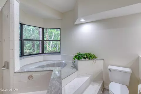 Bath - 20 Coquina Point Dr, Ormond Beach, FL 32174 photo 4 of 7