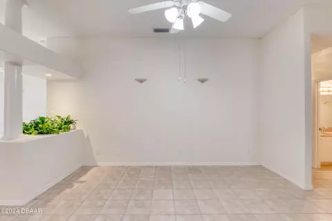 Living - 20 Coquina Point Dr, Ormond Beach, FL 32174 photo 6 of 7