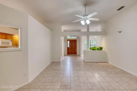 Living - 20 Coquina Point Dr, Ormond Beach, FL 32174 photo 4 of 7