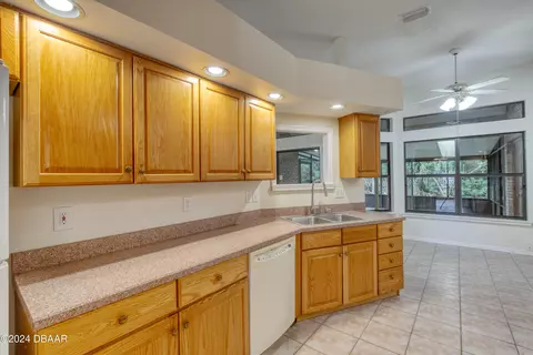 Kitchen - 20 Coquina Point Dr, Ormond Beach, FL 32174 photo 2 of 3