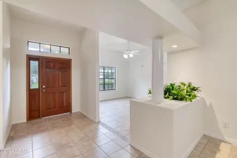 Entry Way - 20 Coquina Point Dr, Ormond Beach, FL 32174 photo 2 of 4