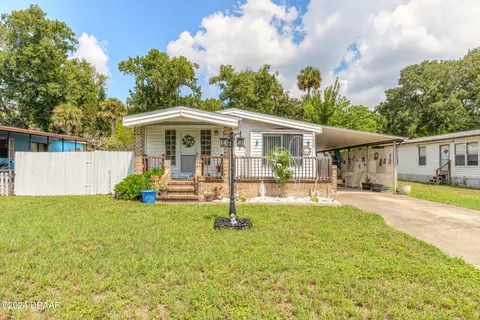 1050 Beckman Dr, Daytona Beach, FL 32119