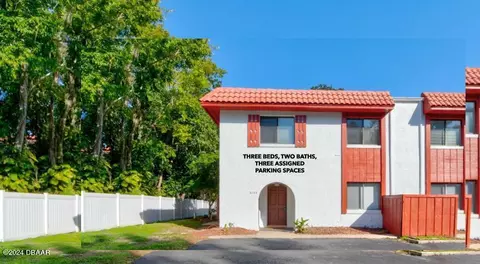 2122 Oak Meadow Cir, South Daytona, FL 32119