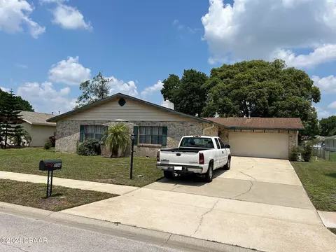 204 Georgetowne Blvd, Daytona Beach, FL 32119
