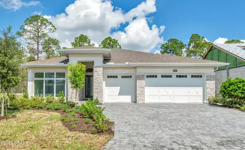 6457 Highfield Village Dr, Port Orange, FL 32128
