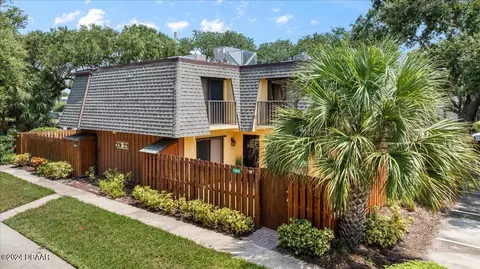 3806 Saxon Dr, New Smyrna Beach, FL 32169