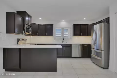 Kitchen - 13 Sea Hawk Dr, Ormond Beach, FL 32176 photo 4 of 5