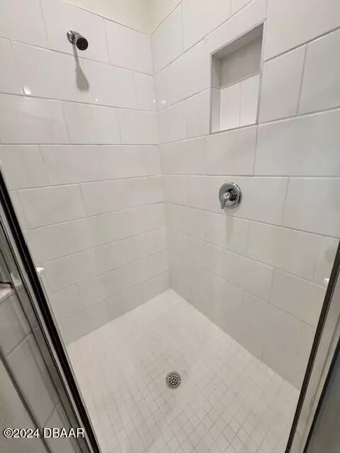 Bath - 3272 Arch Ave, Ormond Beach, FL 32174 photo 2 of 4