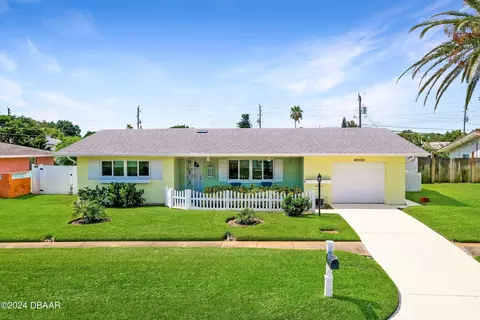 350 Auburn Dr, Daytona Beach, FL 32118