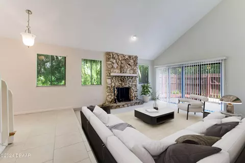 17 Maplewood Trl, Ormond Beach, FL 32174 photo 8