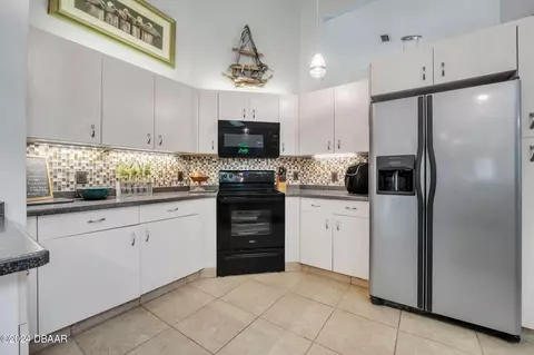 Kitchen - 15 Fernery Trl, Ormond Beach, FL 32174 photo 2 of 4