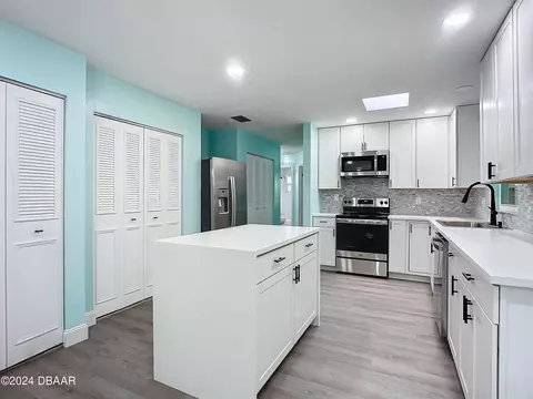 Kitchen - 56 Oak Ave, Ormond Beach, FL 32174 photo 2 of 8