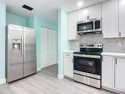 Kitchen - 56 Oak Ave, Ormond Beach, FL 32174 photo 8 of 8