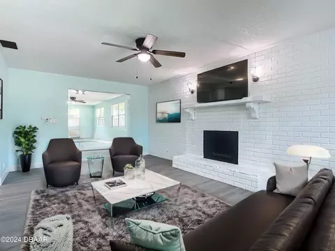 Living - 56 Oak Ave, Ormond Beach, FL 32174 photo 7 of 11