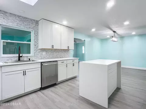 Kitchen - 56 Oak Ave, Ormond Beach, FL 32174 photo 4 of 8