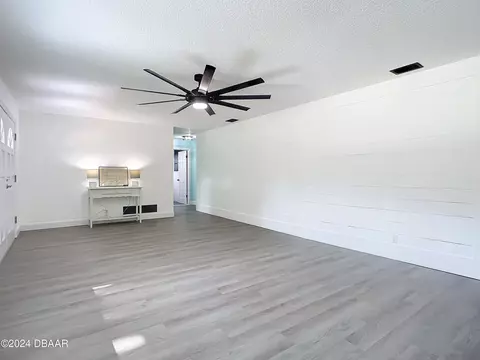 Living - 56 Oak Ave, Ormond Beach, FL 32174 photo 4 of 11