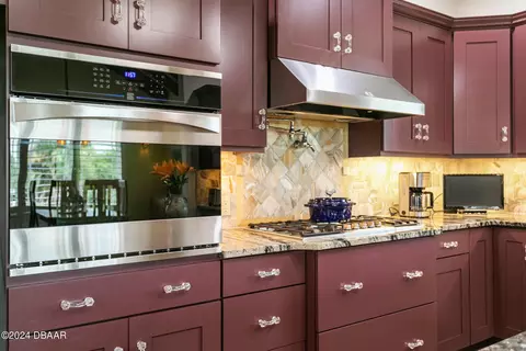 Kitchen - 272 Putnam Ave, Ormond Beach, FL 32174 photo 3 of 6