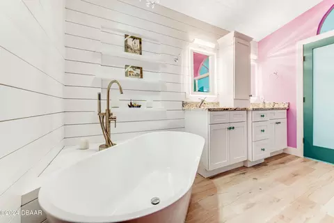 Bath - 407 Seabrook Rd, Ormond Beach, FL 32174 photo 2 of 4