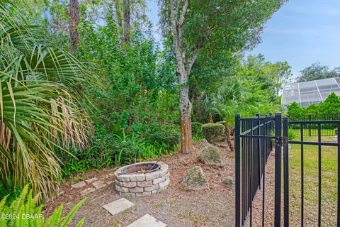 Exterior - 407 Seabrook Rd, Ormond Beach, FL 32174 photo 4 of 9
