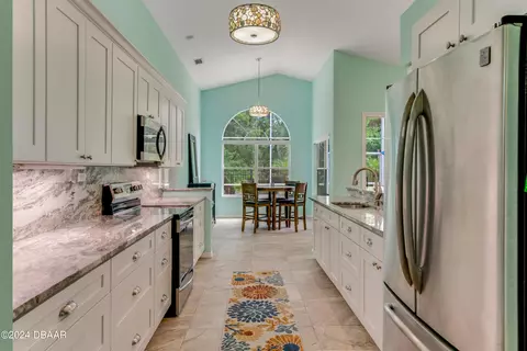 Kitchen - 407 Seabrook Rd, Ormond Beach, FL 32174 photo 1 of 4