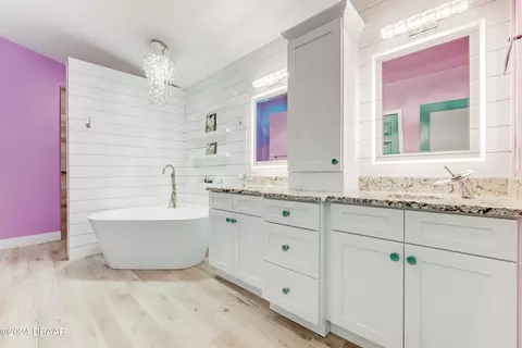 Bath - 407 Seabrook Rd, Ormond Beach, FL 32174 photo 1 of 4