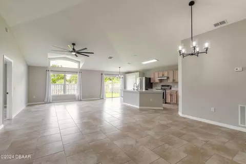 302 Two Oaks Dr, Edgewater, FL 32141 photo 4
