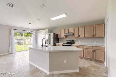 302 Two Oaks Dr, Edgewater, FL 32141 photo 2