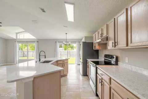 302 Two Oaks Dr, Edgewater, FL 32141 photo 7