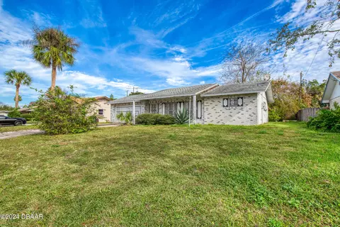 1109 Sunland Rd, Daytona Beach, FL 32114