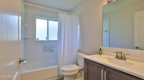 Bath - 16 Meadow Ridge Vw, Ormond Beach, FL 32174 photo 5 of 5