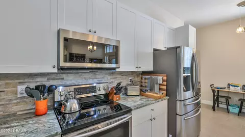 Kitchen - 16 Meadow Ridge Vw, Ormond Beach, FL 32174 photo 3 of 3
