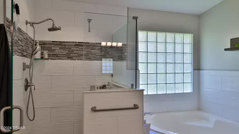 Bath - 16 Meadow Ridge Vw, Ormond Beach, FL 32174 photo 3 of 5