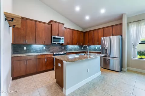 Kitchen - 667 Elk River Dr, Ormond Beach, FL 32174 photo 1 of 5