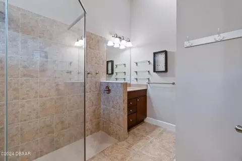 Bath - 667 Elk River Dr, Ormond Beach, FL 32174 photo 1 of 4