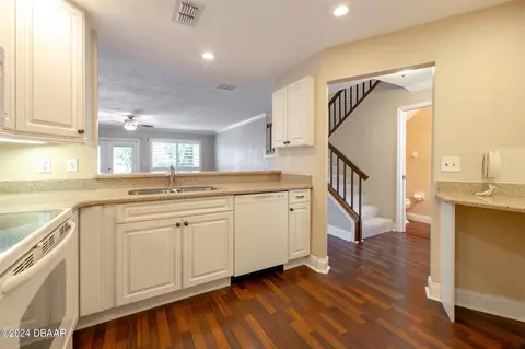7 Hunters Run Cir, Ormond Beach, FL 32174 photo 3